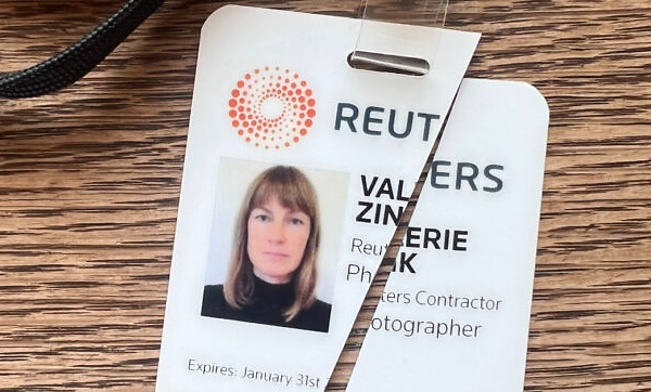 La fotoreporter Valerie Zink lascia Reuters “E’ complice del genocidio”
