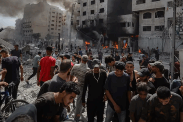 Applausi alla cenere: riconoscimento, patti, e l’arte di non fare nulla mentre Gaza brucia