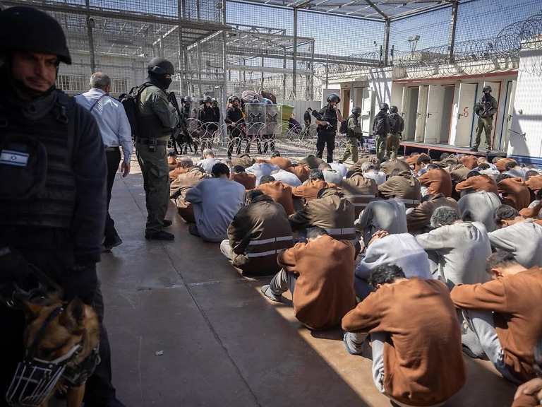 Israele approva la legge che consente l’esecuzione dei prigionieri palestinesi